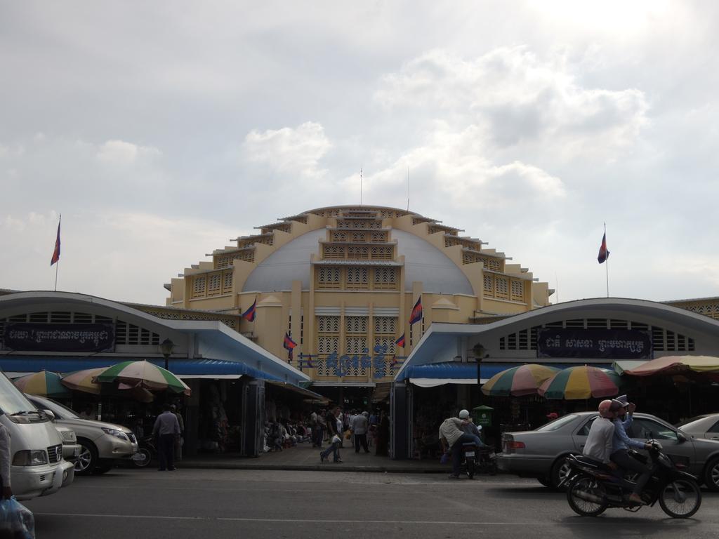 Hotel Luxury World Phnom Penh Exterior photo