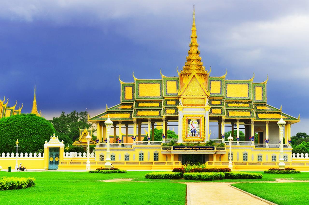 Hotel Luxury World Phnom Penh Exterior photo